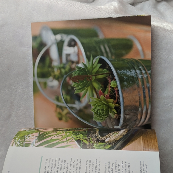 NEW Gardening in Miniature Book Fairy Gardens Gifts - Picture 3 of 3